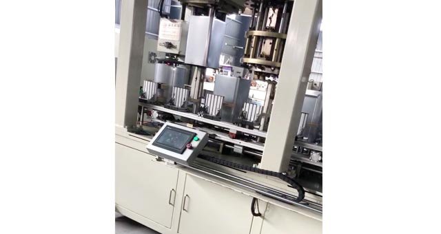 漲體四角筋明顯，無漲破，焊縫兩端無開裂 